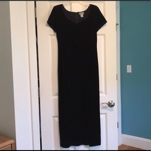 Maxi velvet black dress!